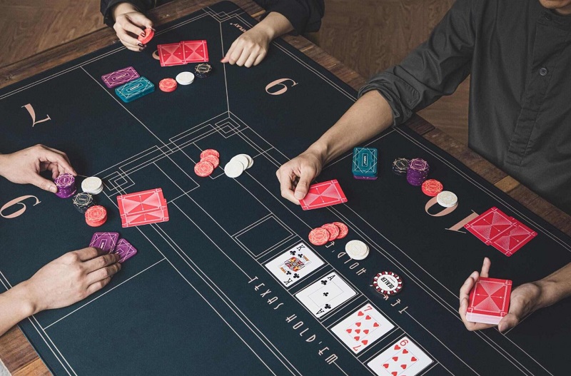 Quá trình chia bài Poker phải đảm bảo tính minh bạch cho người chơi